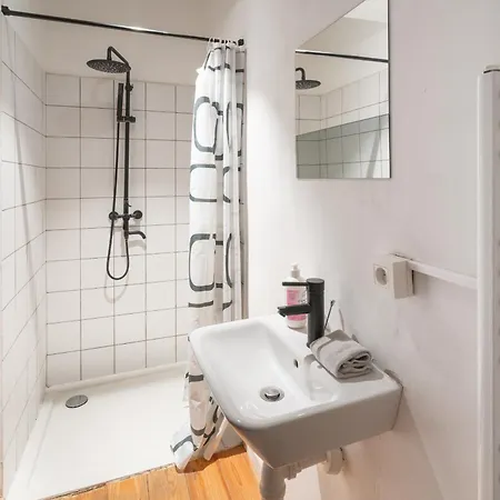Appartement Charming Two-bedroom River Side