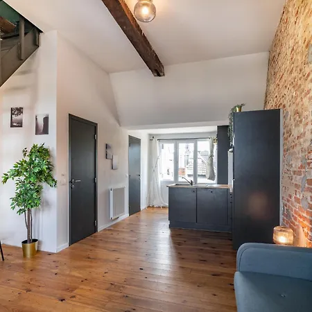 Charming Two-bedroom River Side