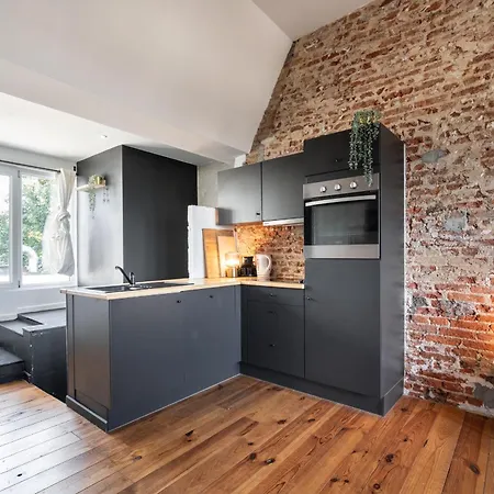 Charming Two-bedroom River Side Appartement Anvers