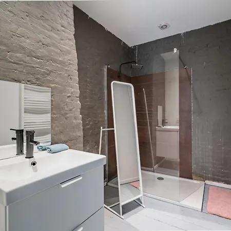 Appartement Charming Two-bedroom River Side Anvers