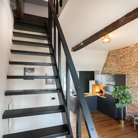 Charming Two-bedroom River Side Apartment