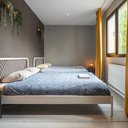 Charming Two-bedroom River Side