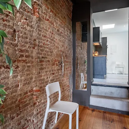 Charming Two-bedroom River Side Antwerp